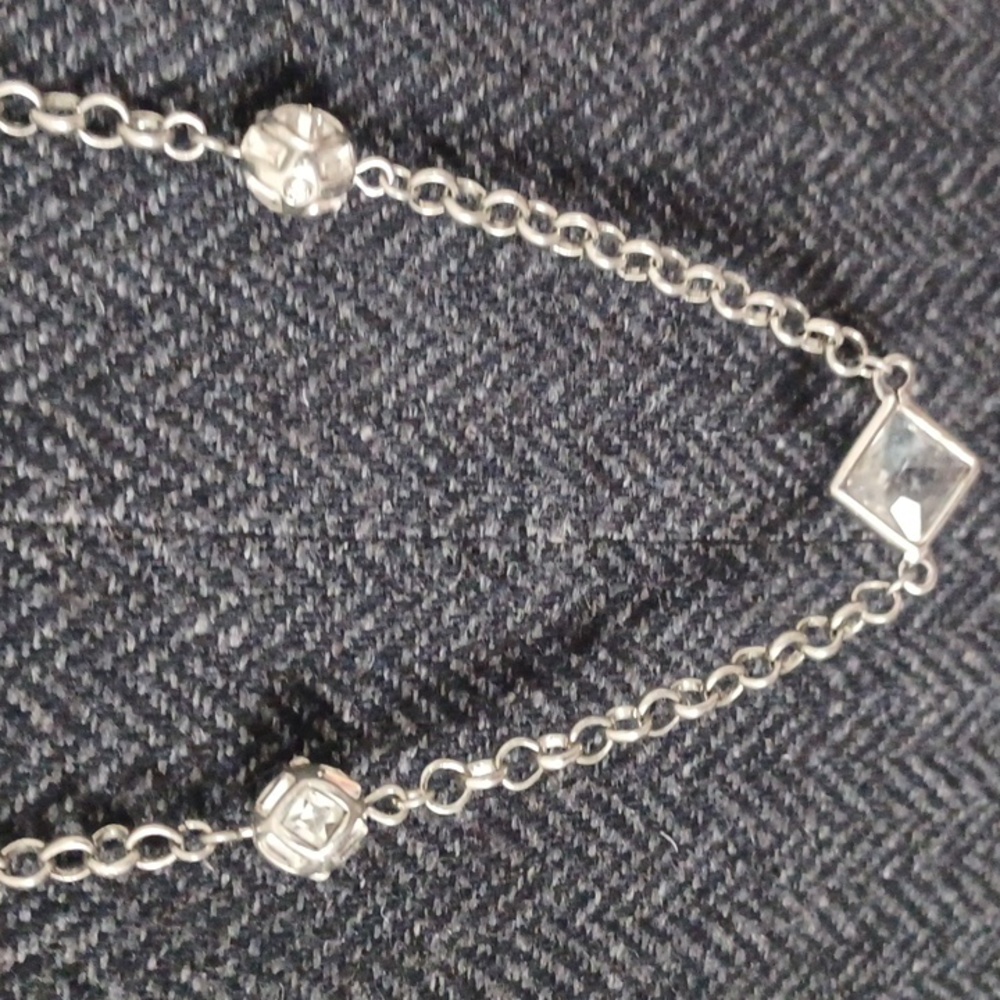 Cache Necklace - Picture 3 of 5